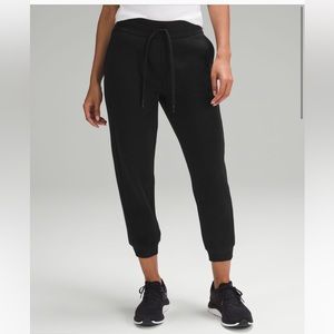 Lululemon Scuba High Rise Jogger Cropped